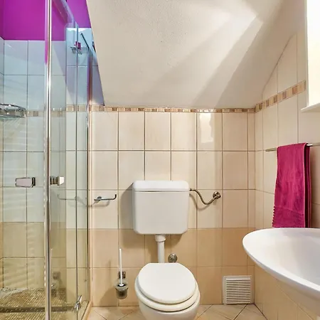 3 Bedroom In Labin Holiday home *