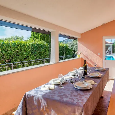 3 Bedroom In Labin Holiday home