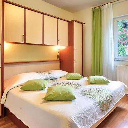 3 Bedroom In Labin Holiday home *